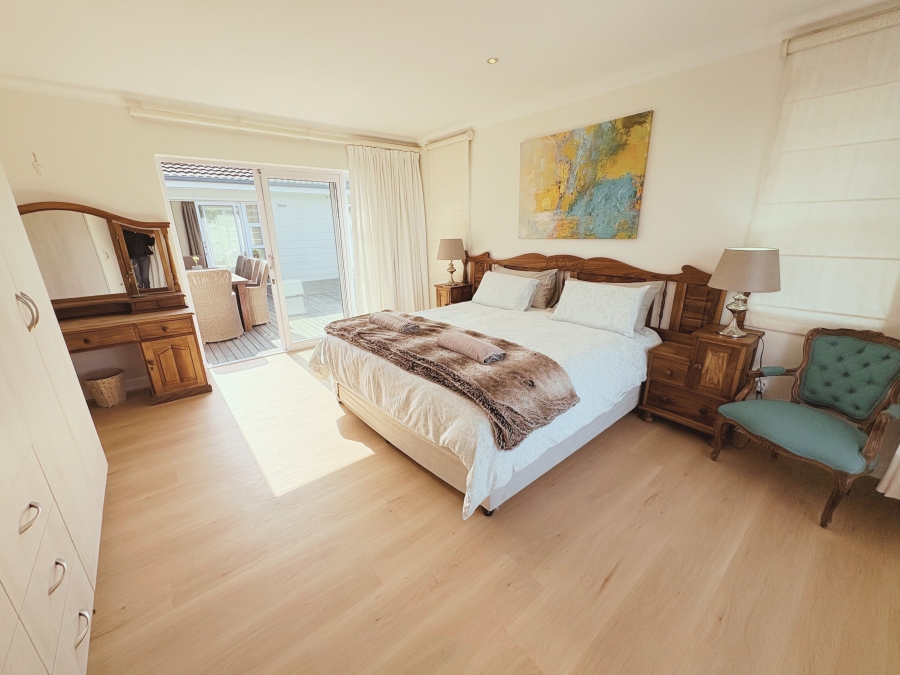 4 Bedroom Property for Sale in Yzerfontein Western Cape